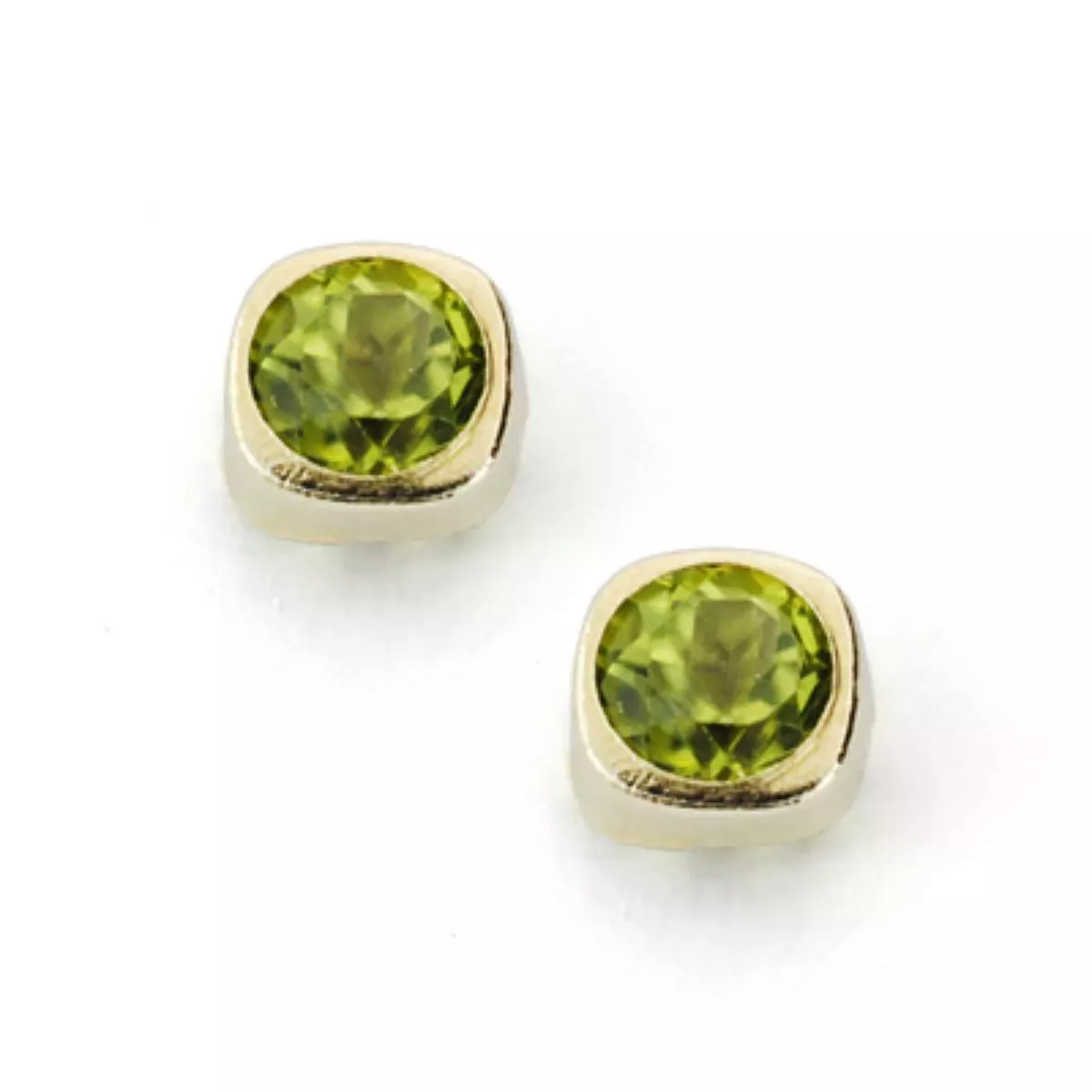9K PENDIENTES ORO AMARILLO OLIVINAS 4X4 MM 0.58 QTS.CIERRE PRESION 0