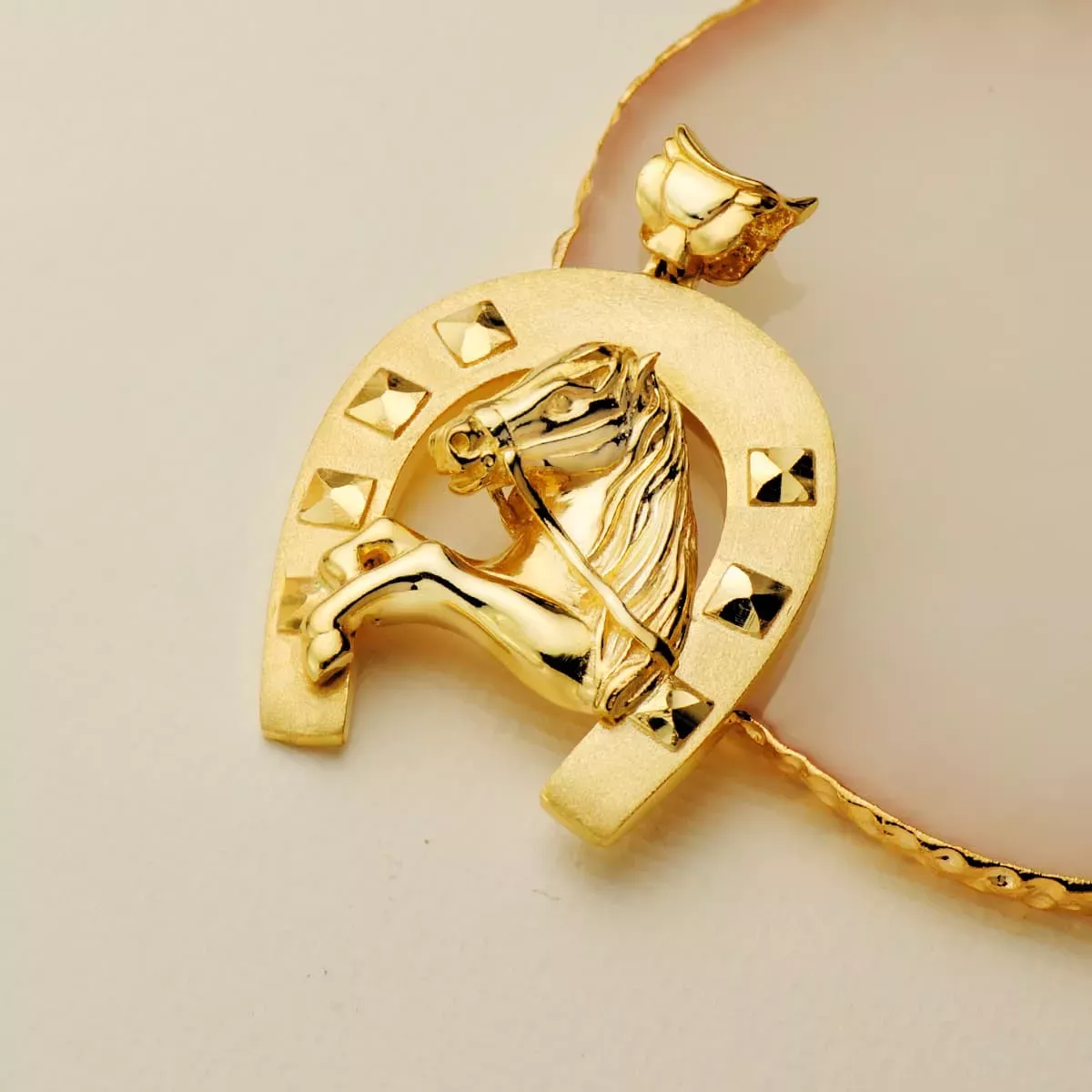 COLGANTES ESCULTURAS