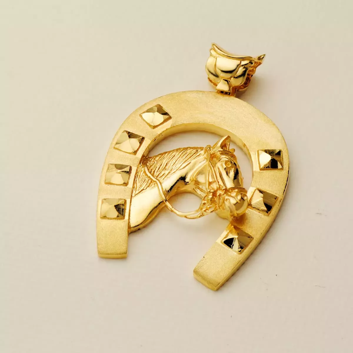 COLGANTES ESCULTURAS